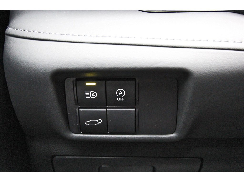 Used 2024 Toyota Highlander XLE image 17