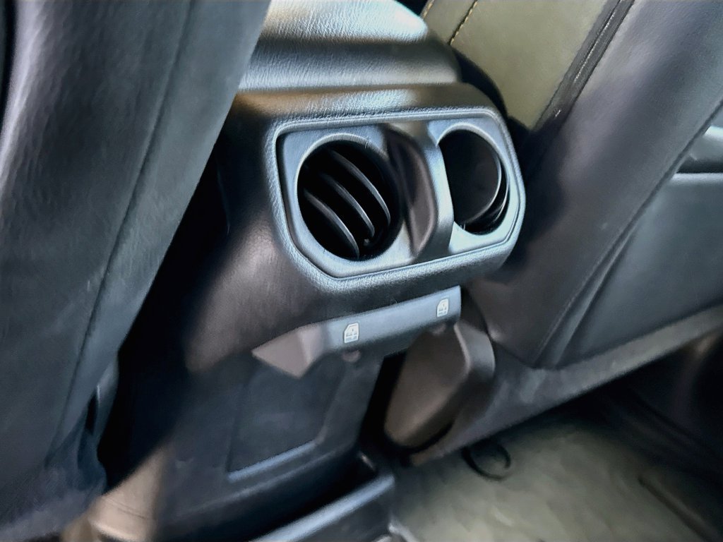 Used 2024 Jeep Wrangler Unlimited AWD/4WD image 29