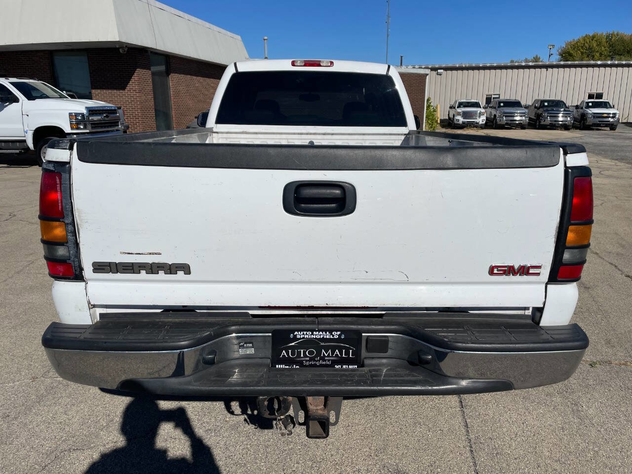 Used 2005 GMC Sierra 3500 SLT w/ Heavy-Duty Power Package image 4