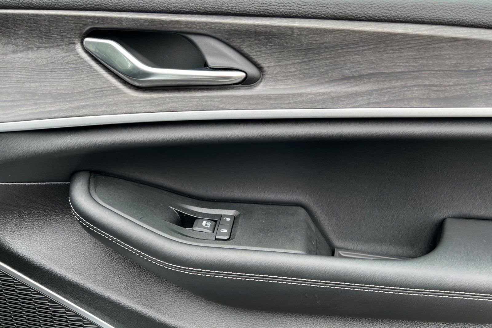 Used 2025 Jeep Grand Cherokee Limited 4xe image 23