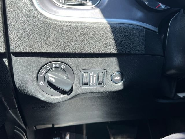 Used 2022 Dodge Charger SXT w/ Leather Interior Group image 28
