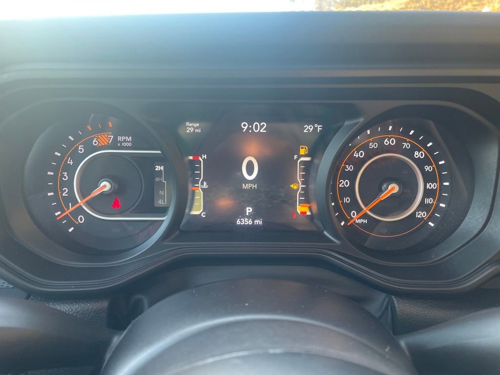 Used 2024 Jeep Wrangler Unlimited Rubicon w/ Technology Group image 14