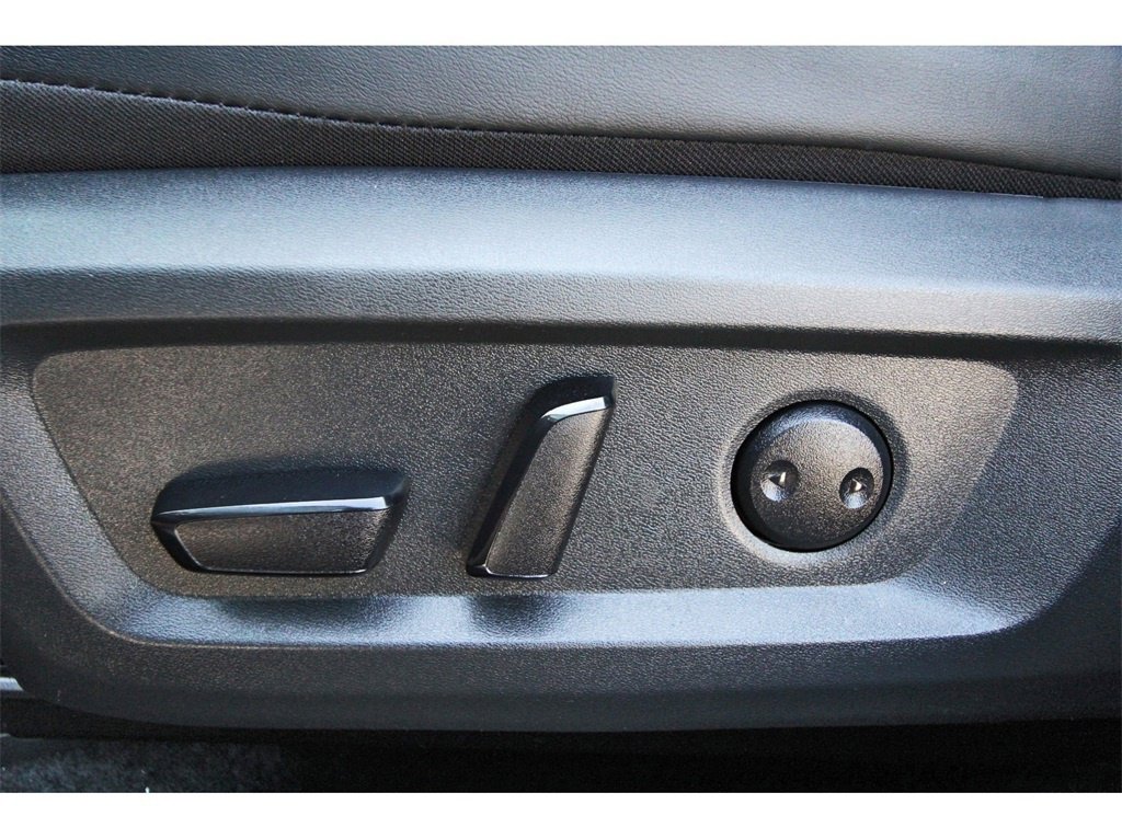 Used 2026 Nissan Rogue SV w/ SV Premium Package image 25