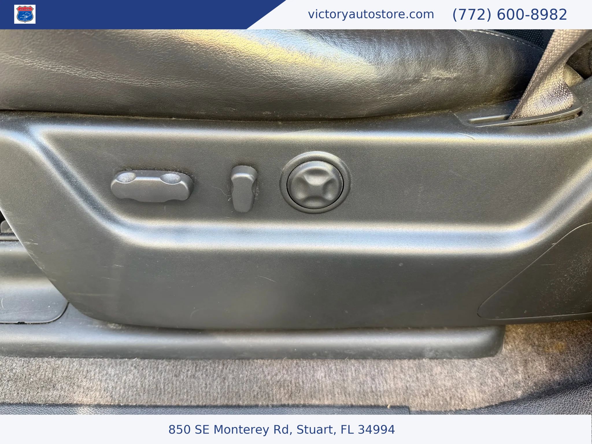 Used 2010 Cadillac Escalade Luxury image 14