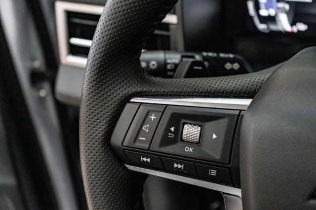 New 2025 Mitsubishi Outlander SE image 9