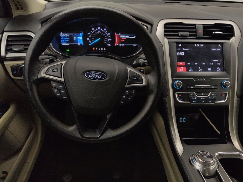 Used 2019 Ford Fusion SE image 22