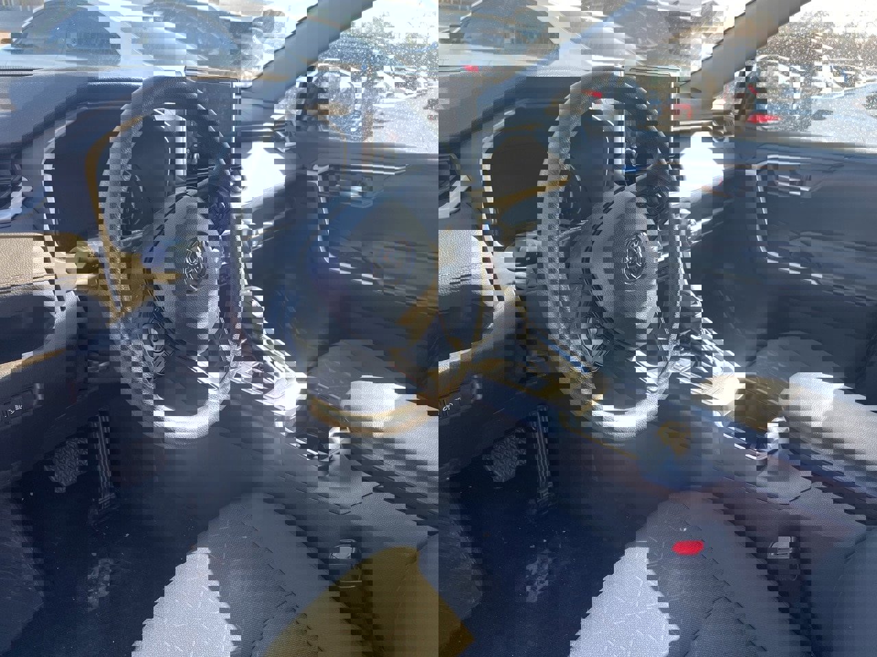 Used 2024 Toyota RAV4 XLE image 9