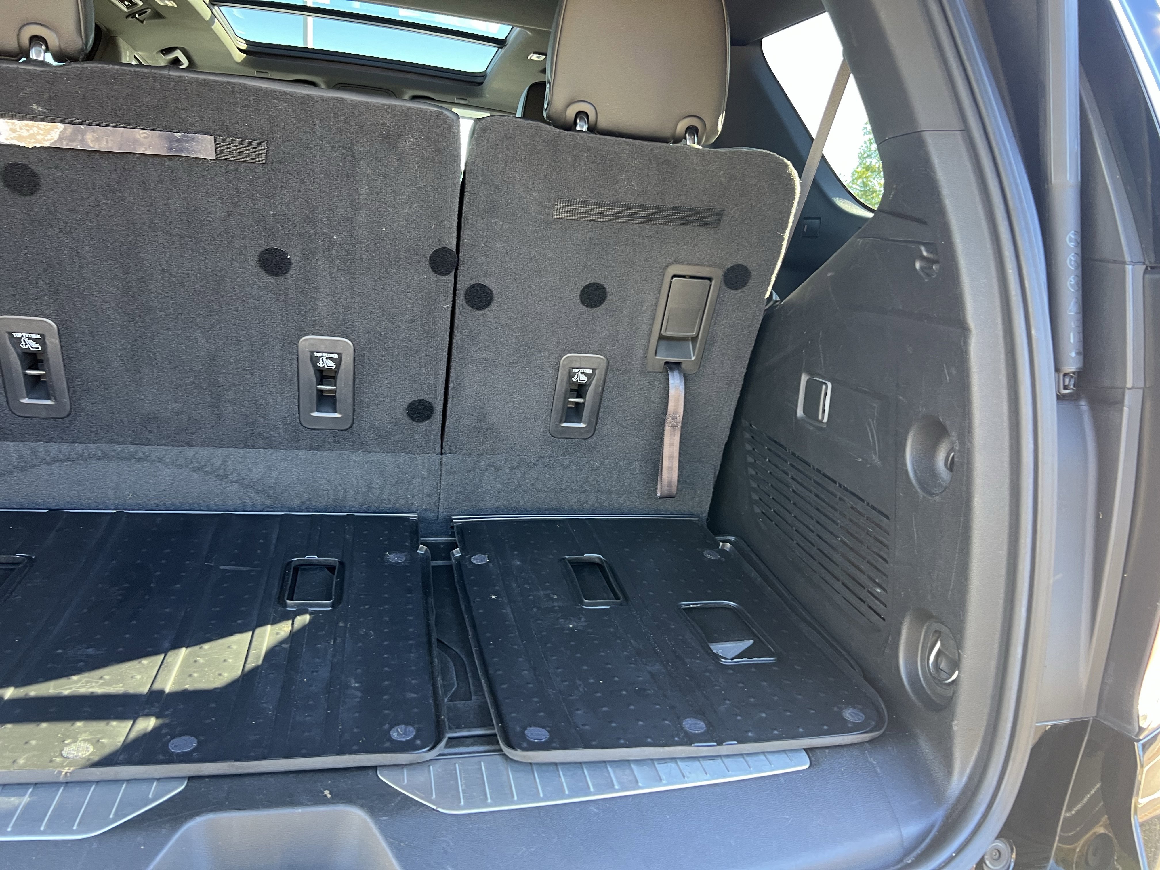 Used 2021 Chevrolet Tahoe Z71 w/ Rear Media and Nav Package image 37