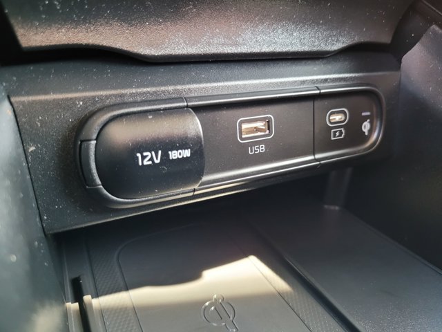 Used 2025 Kia Telluride EX w/ EX Captain's Chair Package AWD/4WD image 25