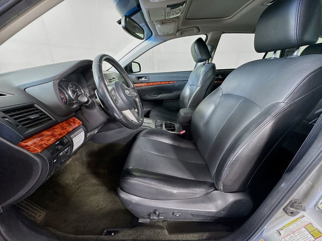 Used 2011 Subaru Outback 2.5i Limited image 23