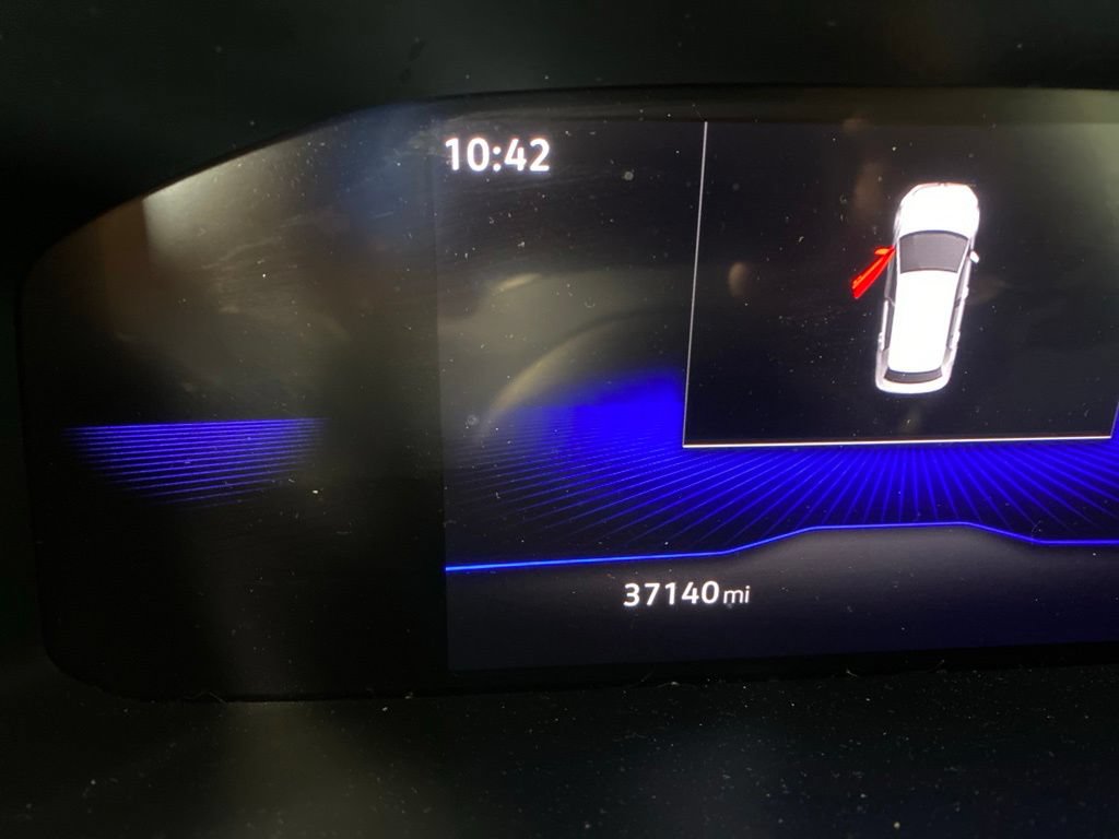 Used 2025 Volkswagen Taos SE AWD/4WD image 5