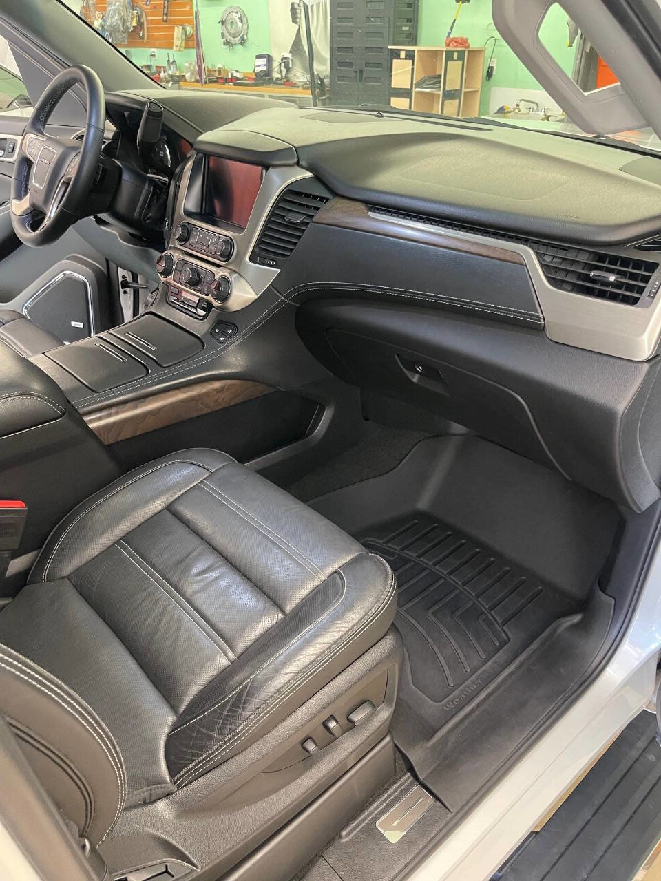 Used 2018 GMC Yukon Denali w/ Denali Ultimate Package AWD/4WD image 31