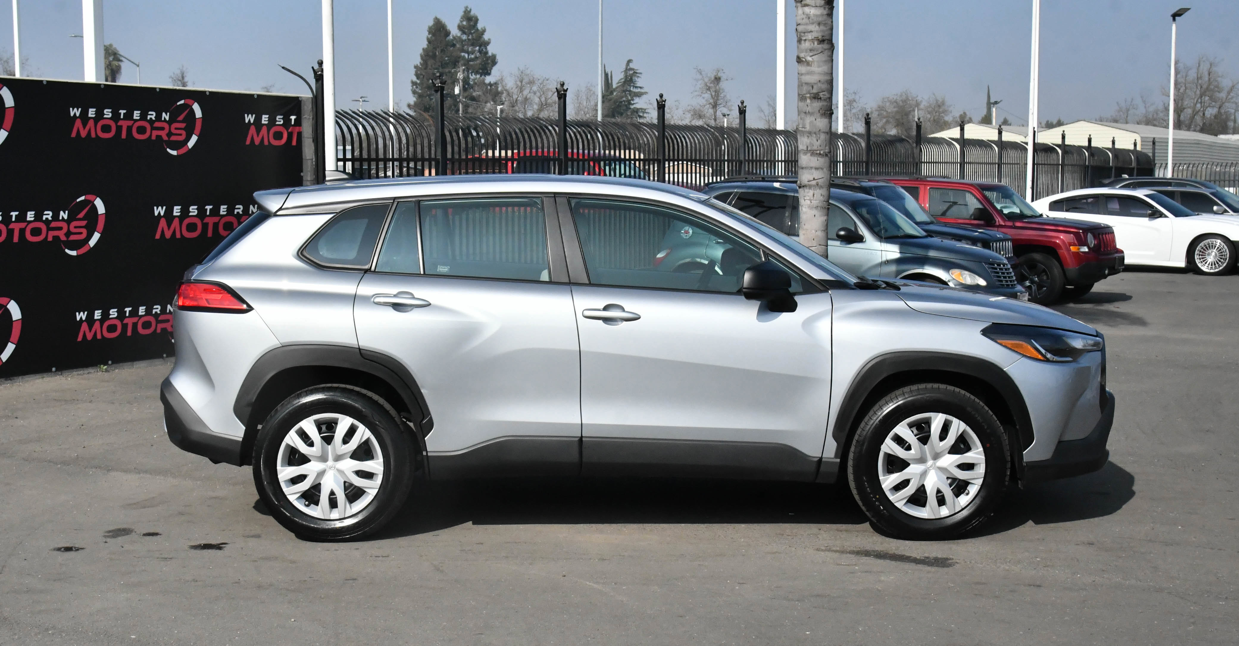 Used 2024 Toyota Corolla Cross L image 9