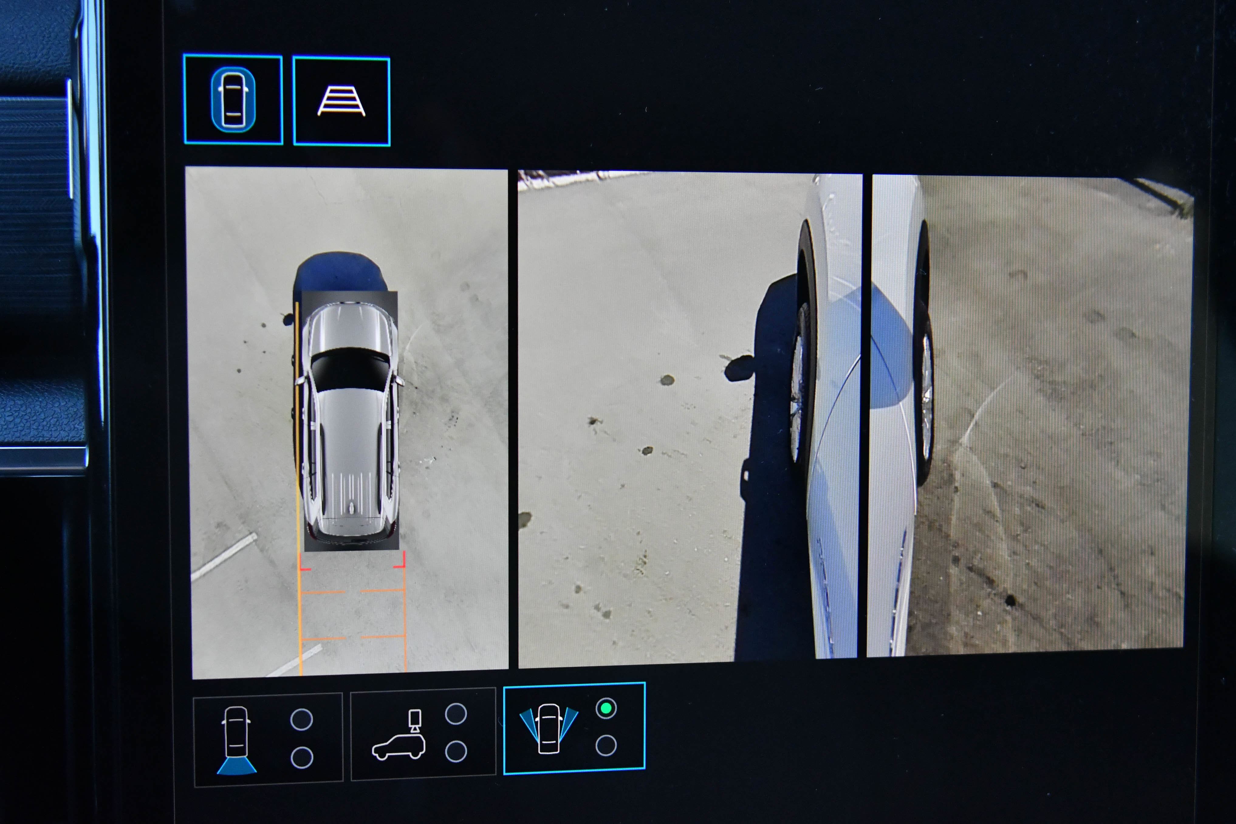 Used 2024 GMC Acadia Elevation image 25