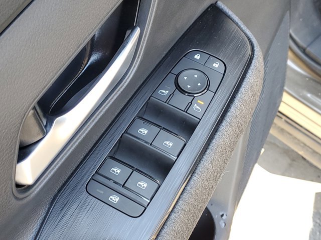 Certified 2026 Nissan Kicks SV FWD image 21