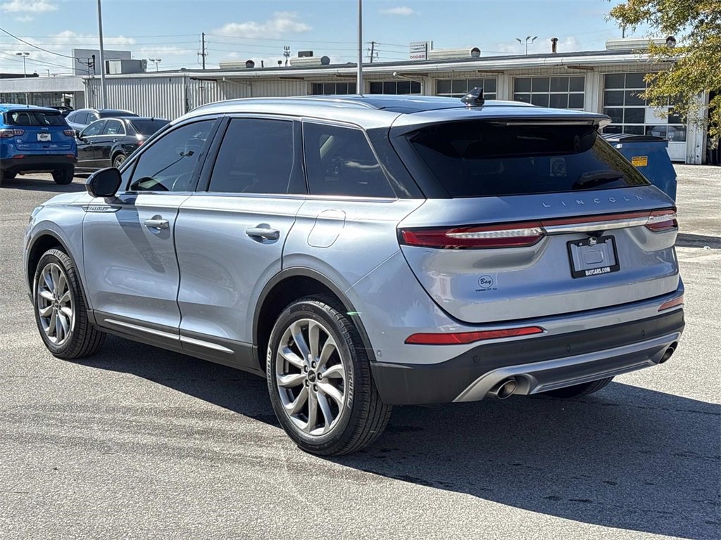 Used 2022 Lincoln Corsair FWD w/ Premium Package image 3