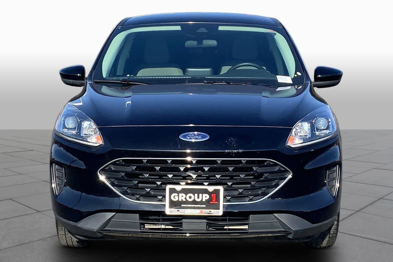 Used 2022 Ford Escape SE w/ SE Sport Appearance Package FWD image 4