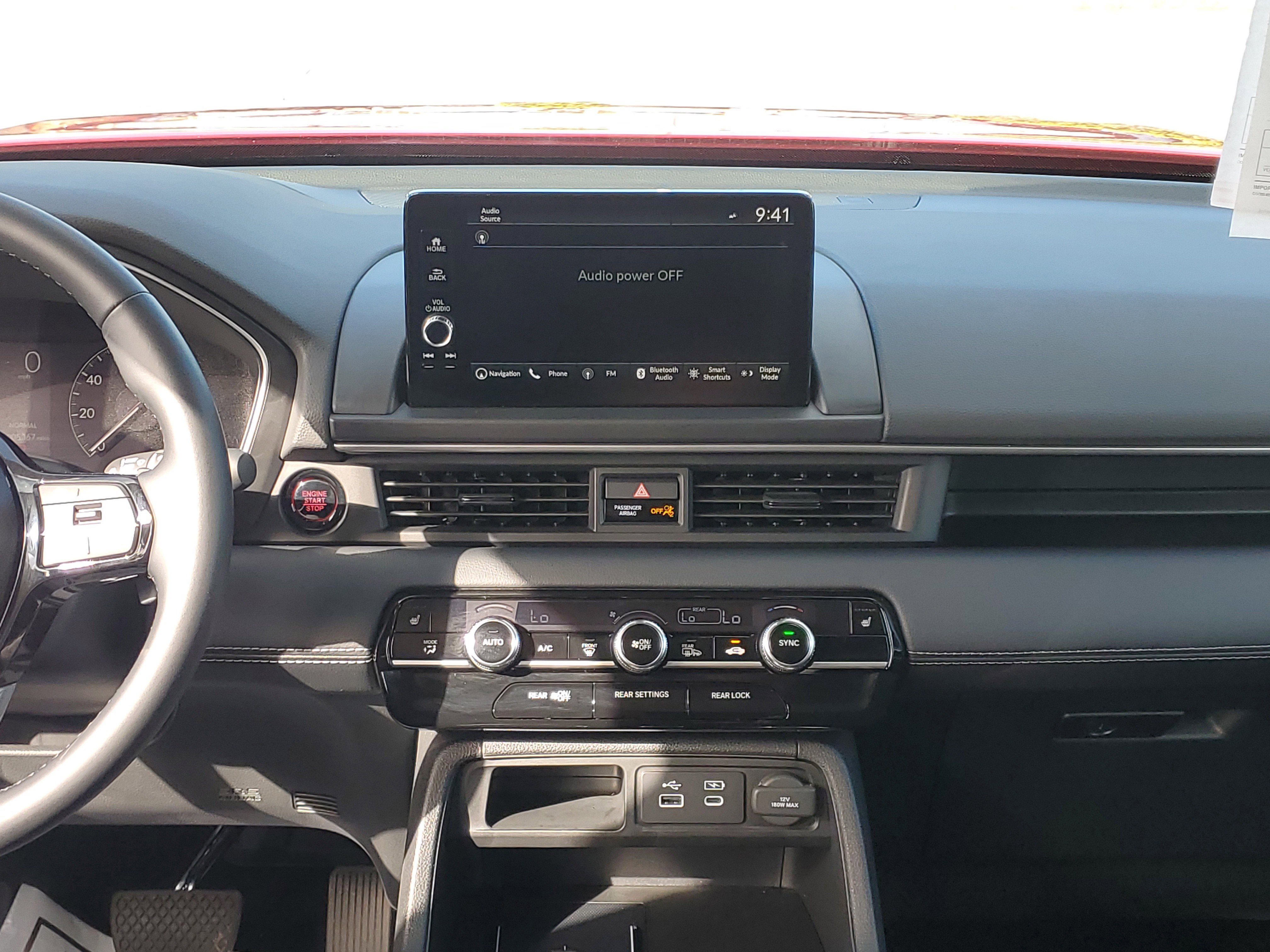 Used 2025 Honda Pilot Touring image 14