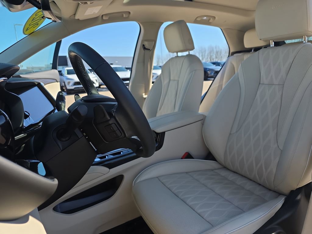 Certified 2023 Buick Envision Avenir image 15