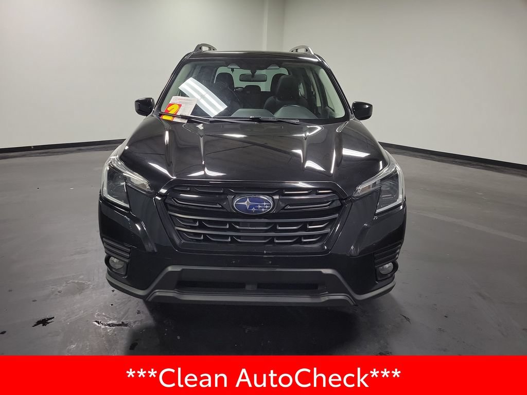 Used 2023 Subaru Forester Premium AWD/4WD image 3