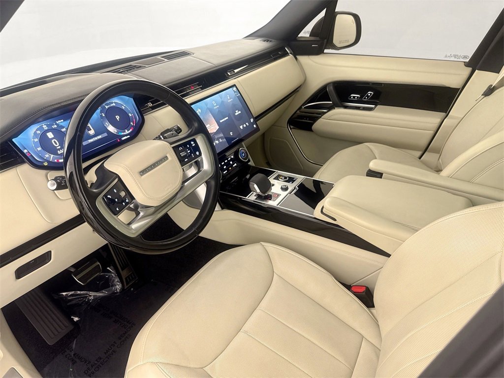 Certified 2023 Land Rover Range Rover SE image 9