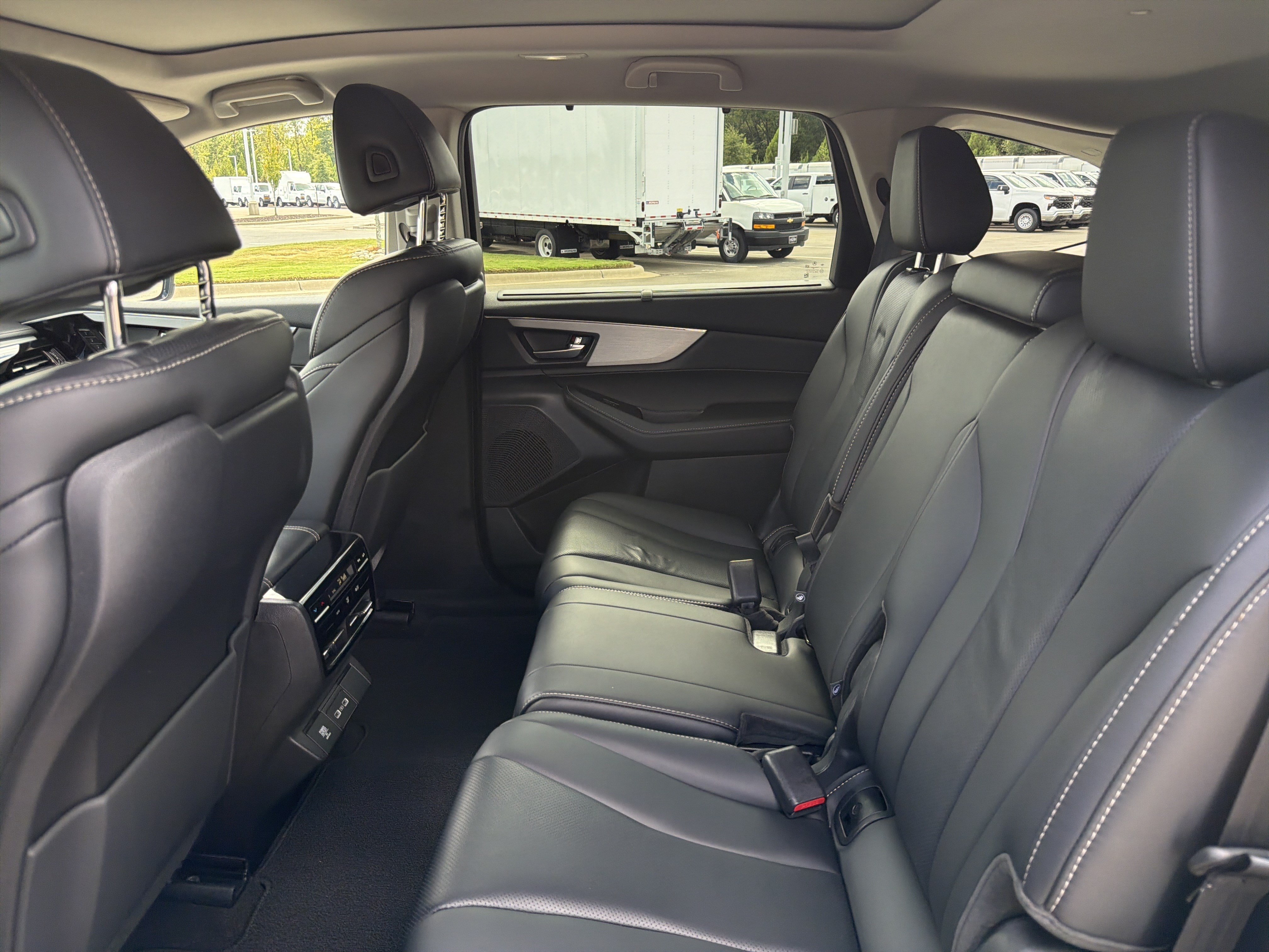 Certified 2024 Acura MDX w/ Technology Package FWD image 31