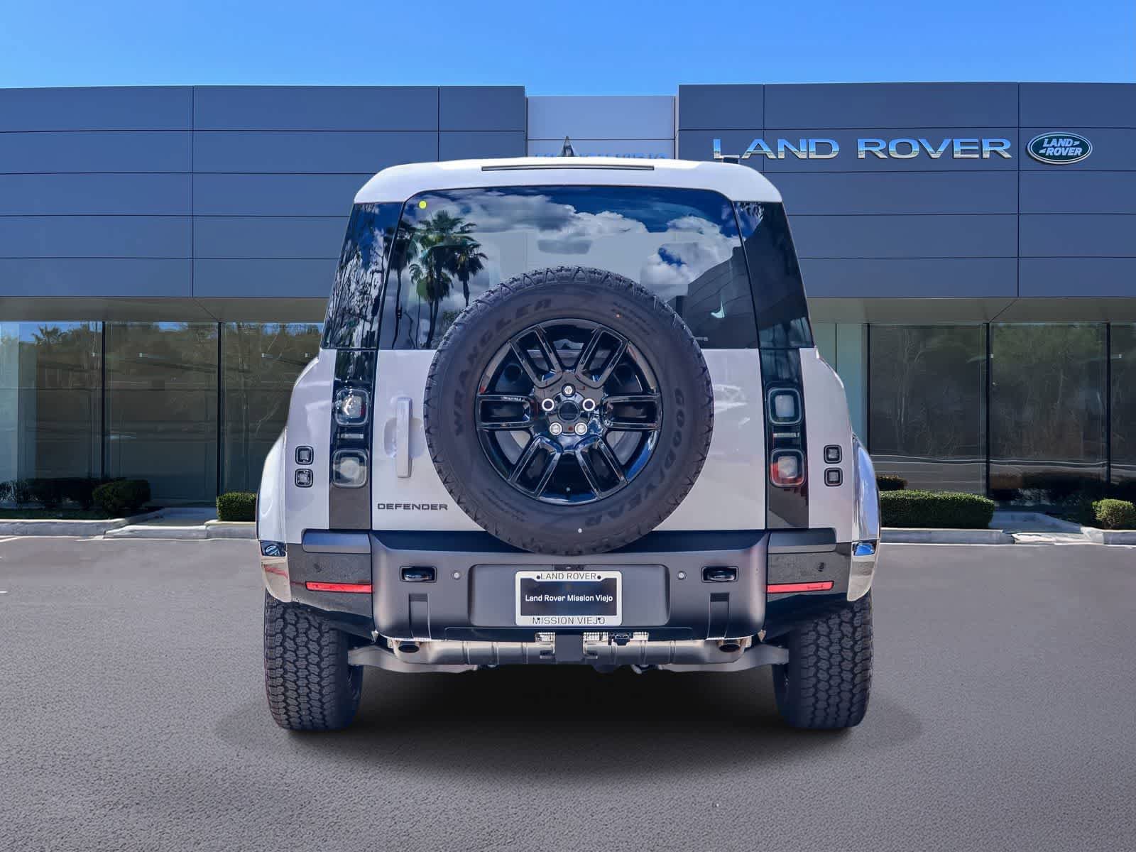 New 2026 Land Rover Defender 110 X-Dynamic SE AWD/4WD image 5