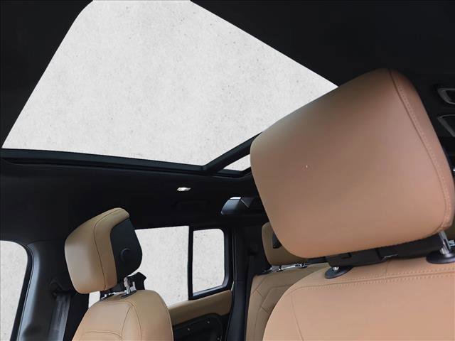 New 2026 Land Rover Defender 110 X-Dynamic SE image 28