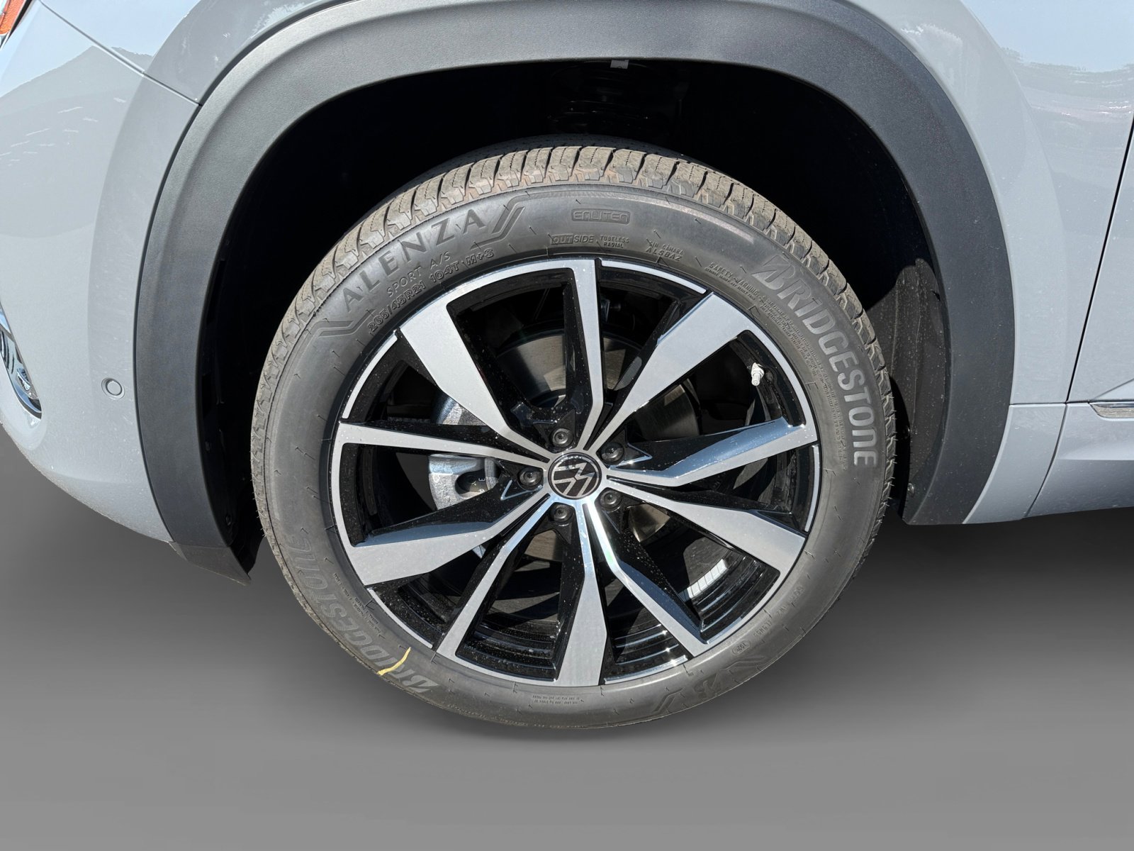 New 2026 Volkswagen Atlas SEL Premium R-Line image 9