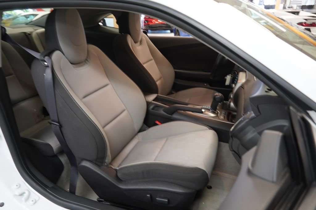 Used 2015 Chevrolet Camaro LT w/ 1LT Preferred Package image 29