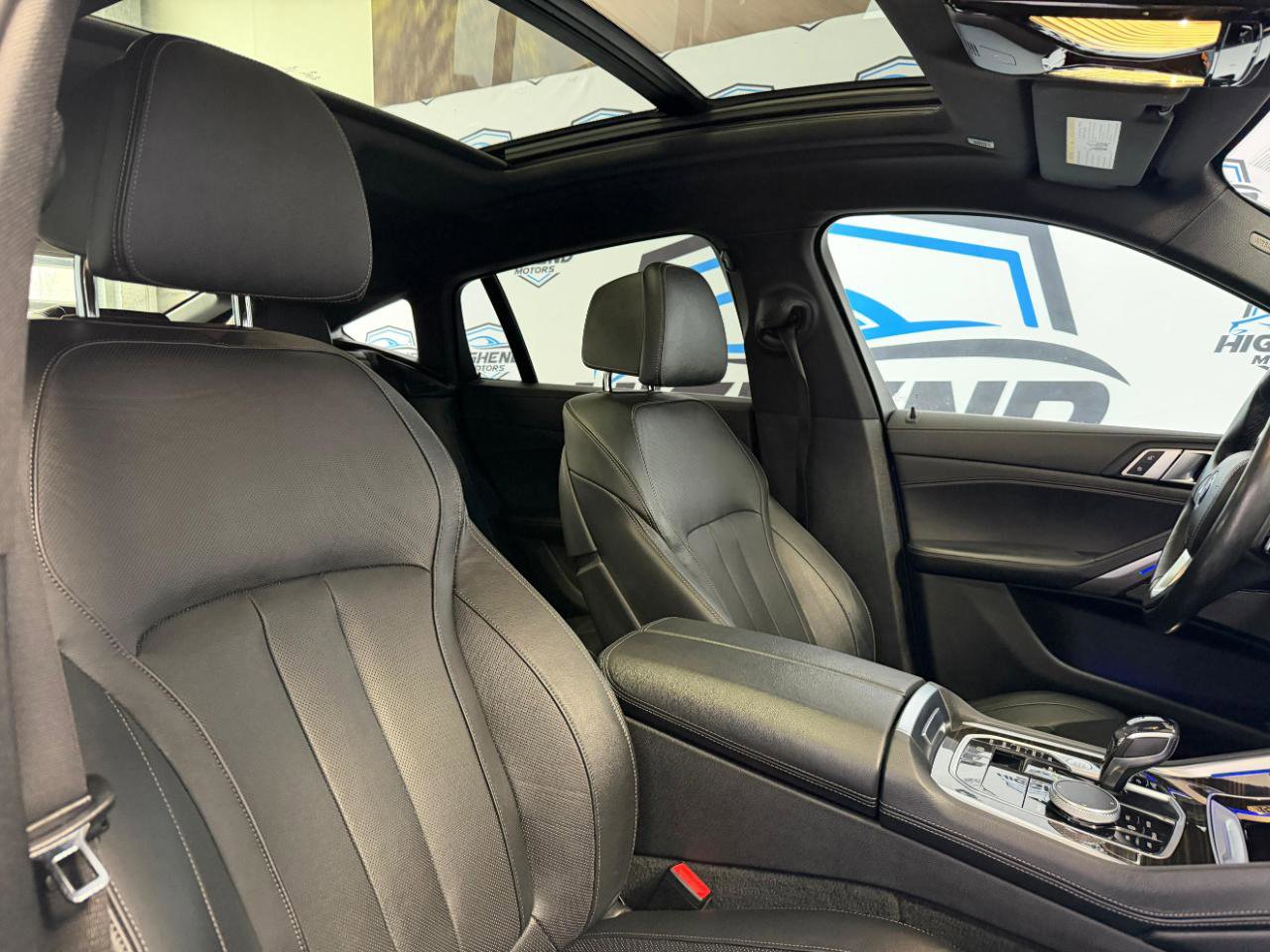 Used 2021 BMW X6 xDrive40i w/ Premium Package image 28