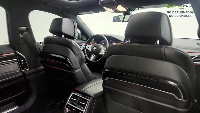 Used 2022 BMW 750i xDrive w/ M Sport Package AWD/4WD image 37