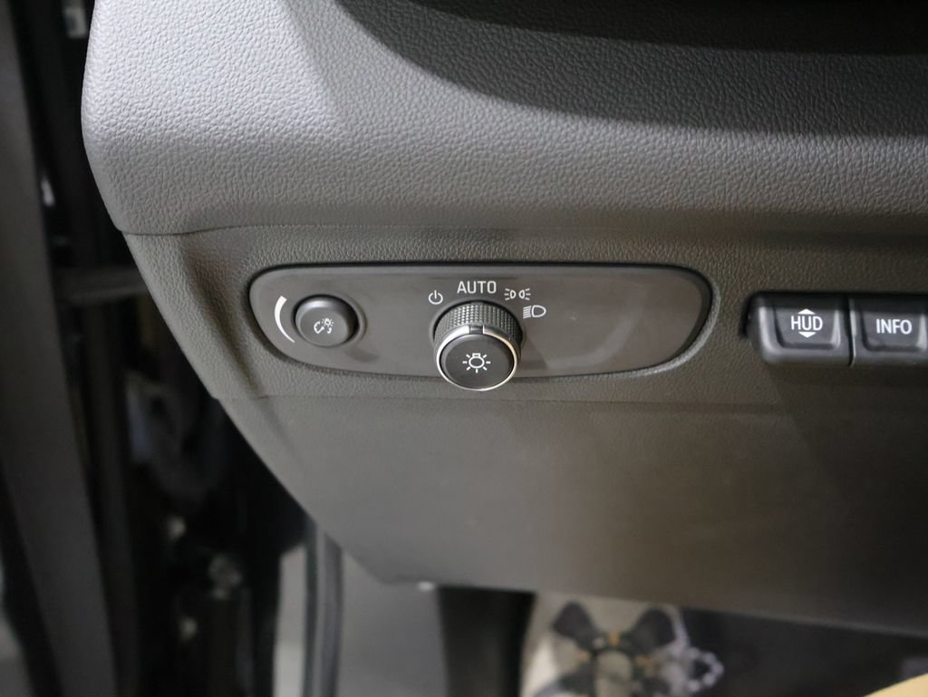 Used 2023 Buick Envision Avenir AWD/4WD image 32