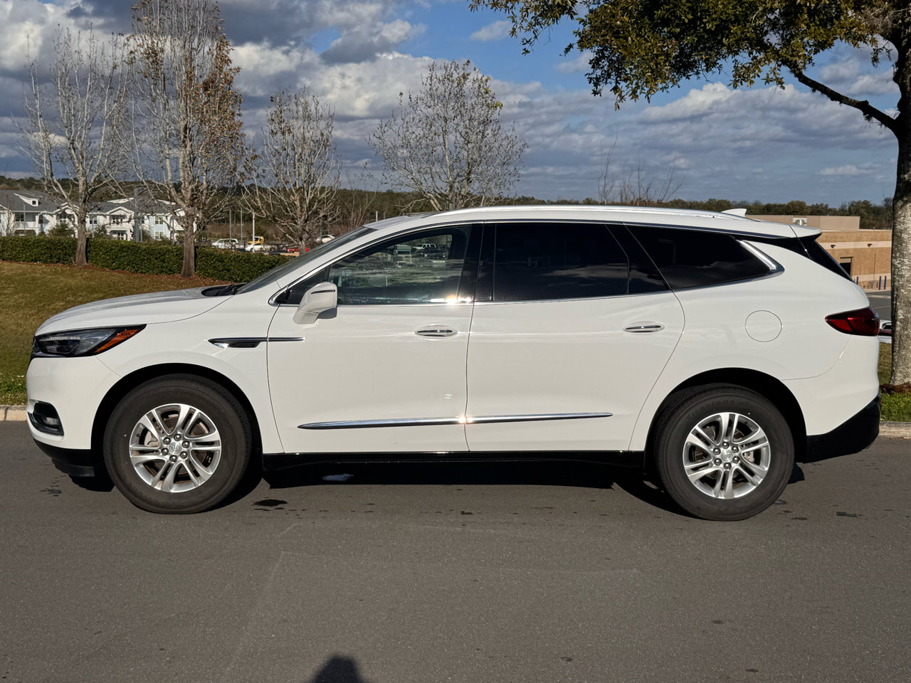 Used 2019 Buick Enclave Essence image 6