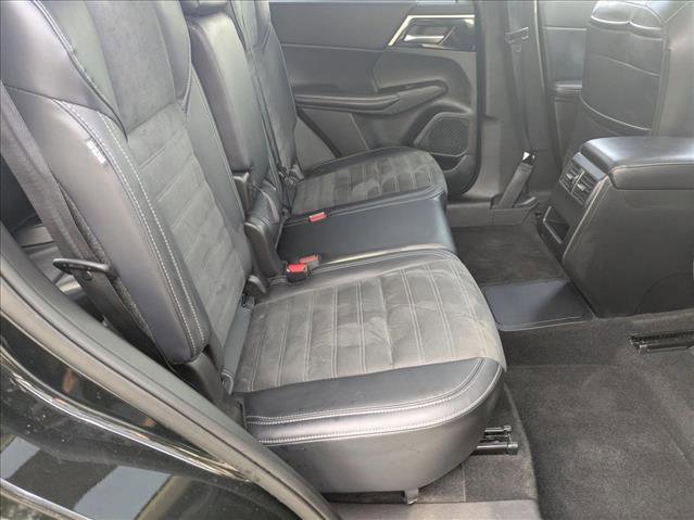 Used 2024 Mitsubishi Outlander 4WD Plug-In Hybrid image 22