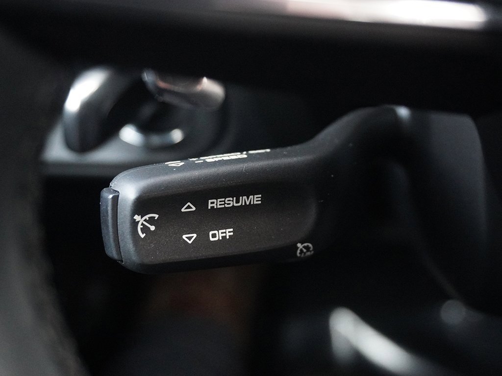 Used 2022 Porsche Macan image 48