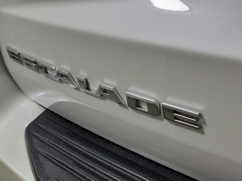 Used 2024 Cadillac Escalade ESV Premium Luxury RWD image 6