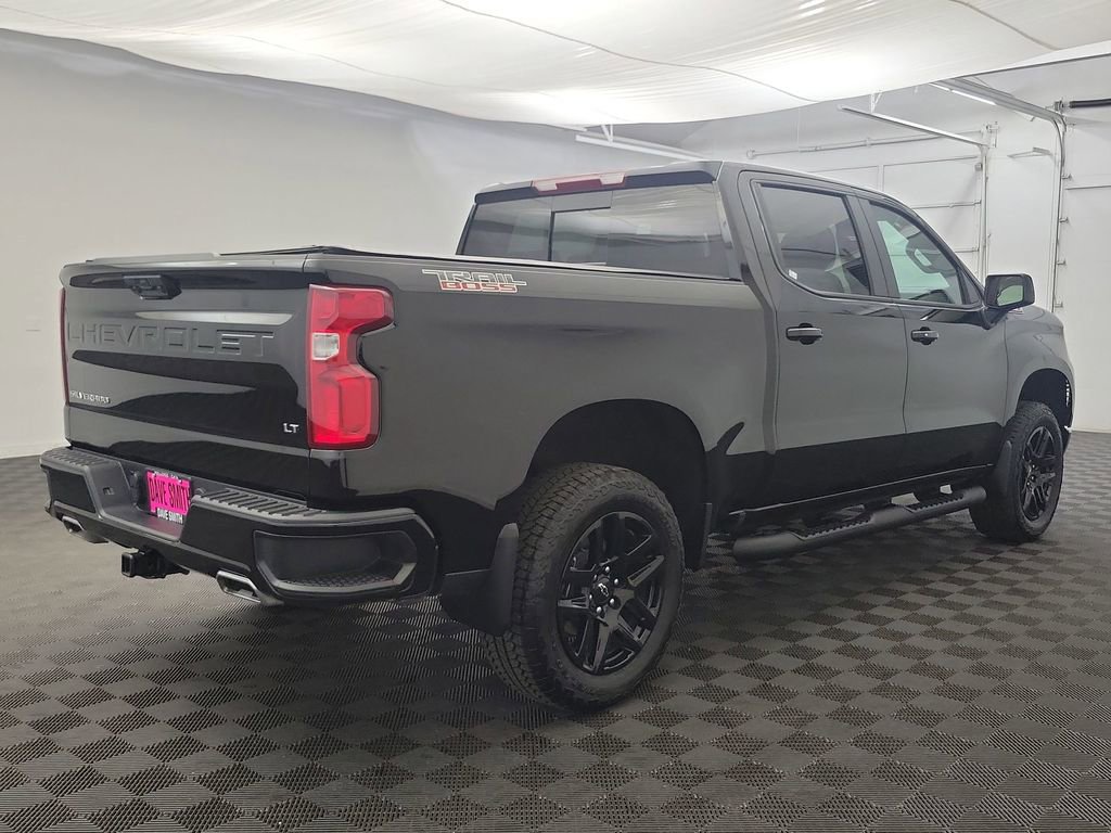 Used 2025 Chevrolet Silverado 1500 LT Trail Boss w/ Convenience Package II image 7