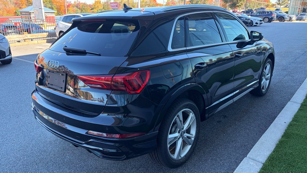 Used 2019 Audi Q3 2.0T Premium Plus w/ Premium Plus Package AWD/4WD image 4