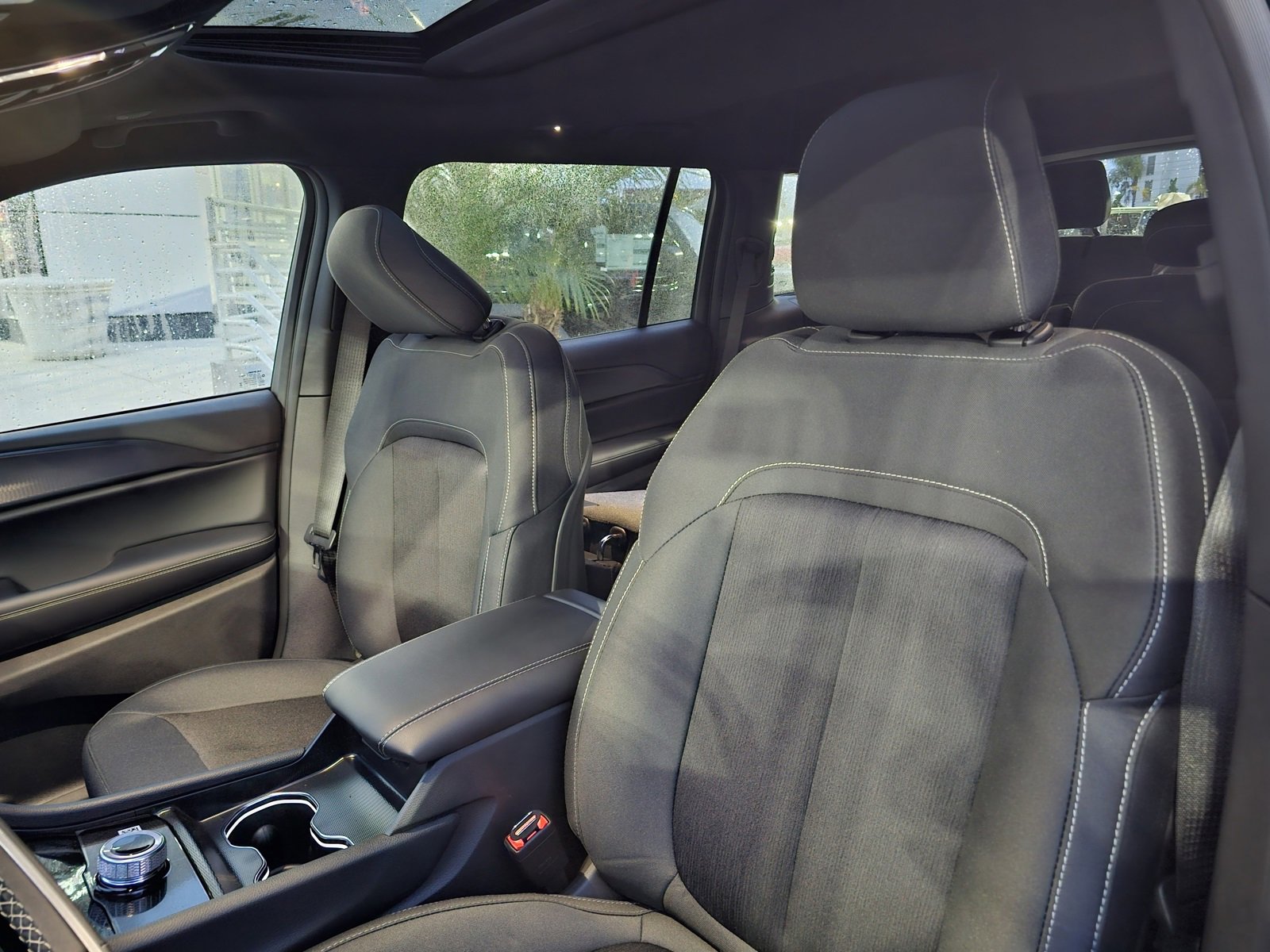 New 2025 Jeep Grand Cherokee L Laredo image 22