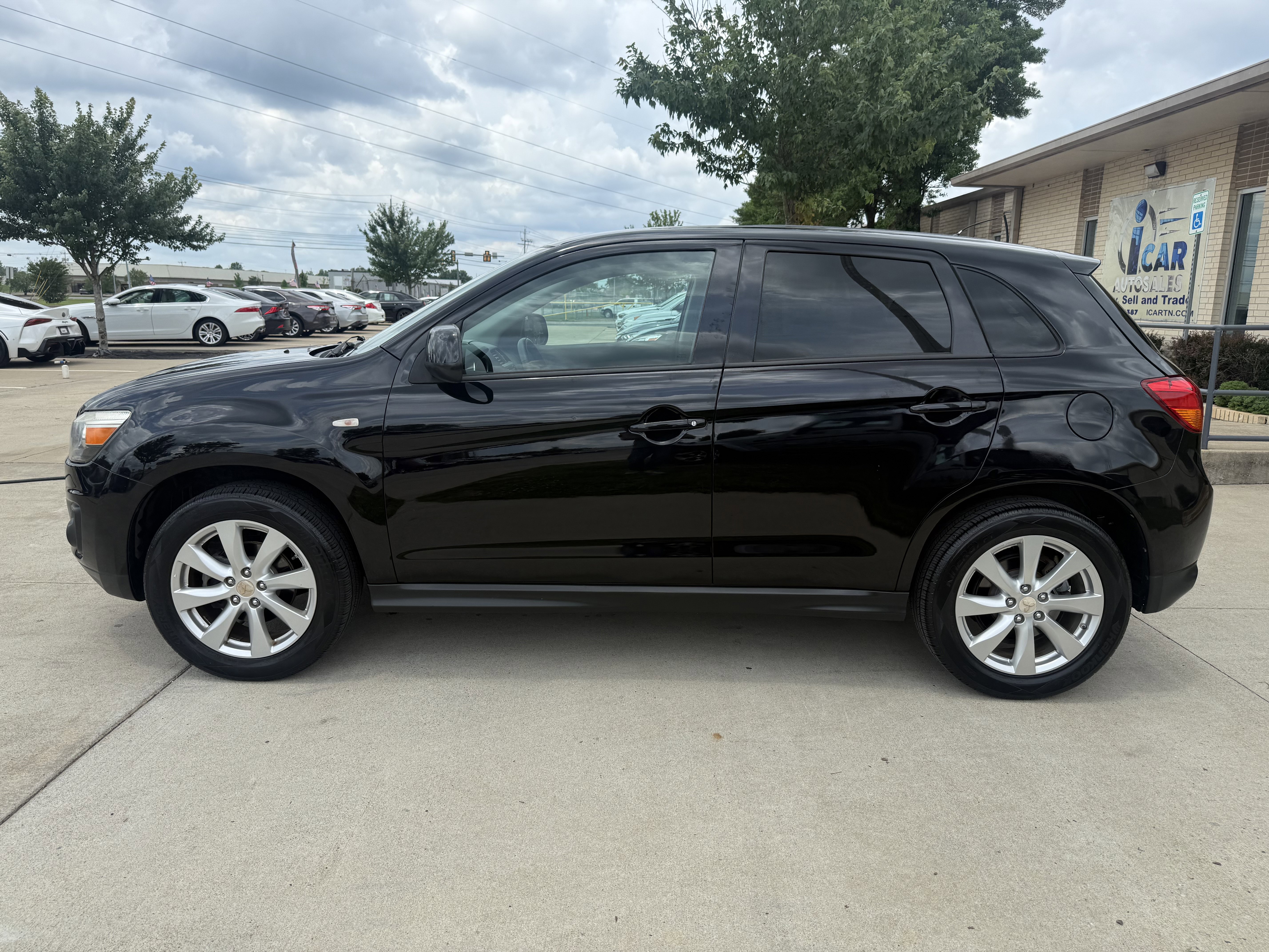 Used 2015 Mitsubishi Outlander Sport ES FWD image 4