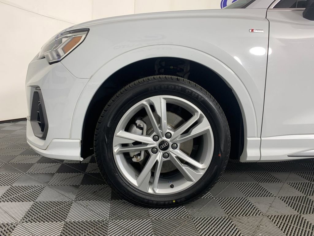 Used 2022 Audi Q3 2.0T Premium Plus w/ Premium Plus Package AWD/4WD image 12