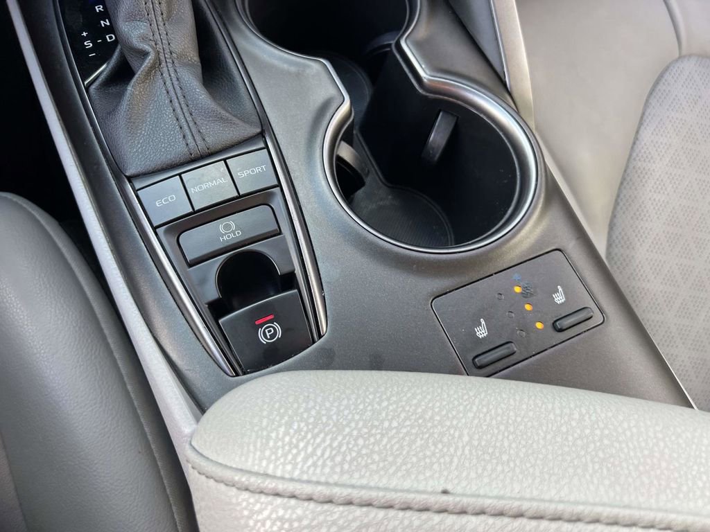Used 2023 Toyota Camry XSE image 24