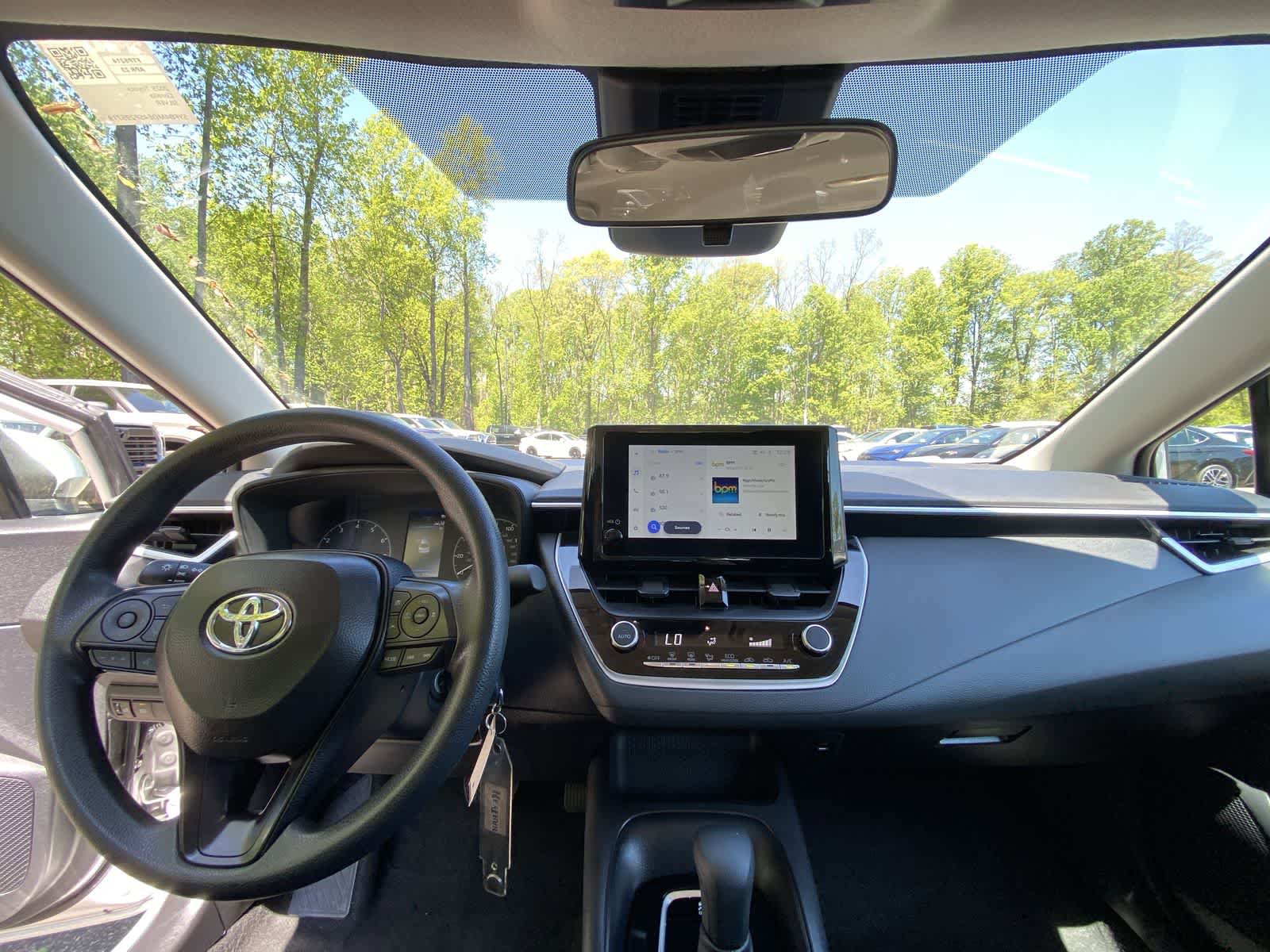 Used 2025 Toyota Corolla LE FWD image 16
