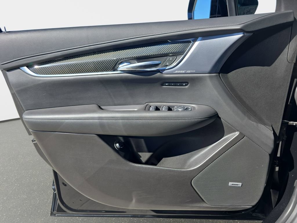 Used 2023 Cadillac XT6 Sport image 32
