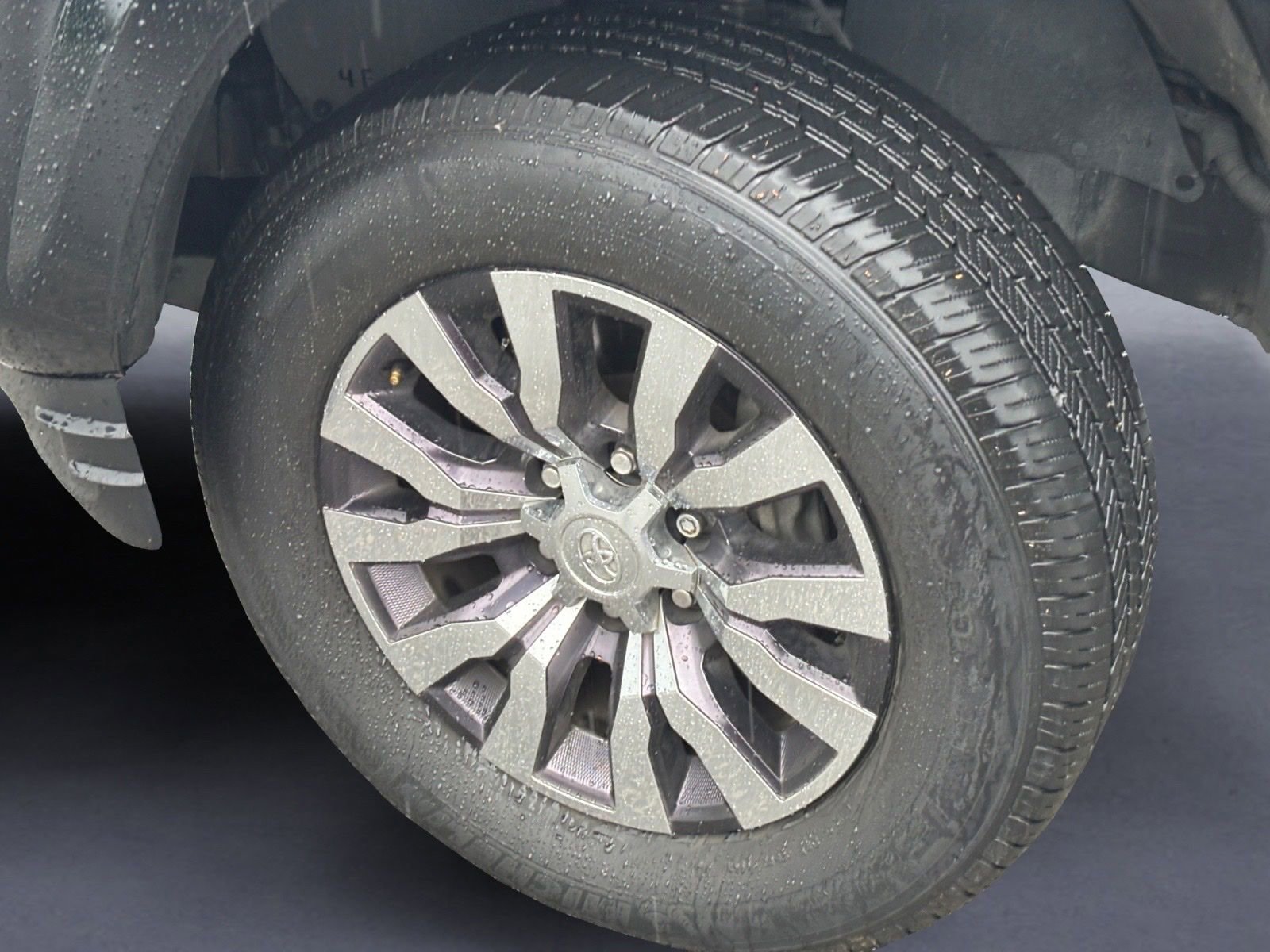 Used 2022 Toyota Tacoma Limited AWD/4WD image 5