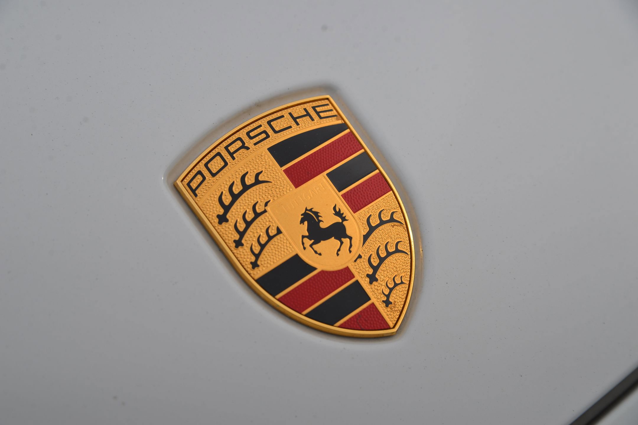 Certified 2022 Porsche Cayenne Platinum Edition image 22