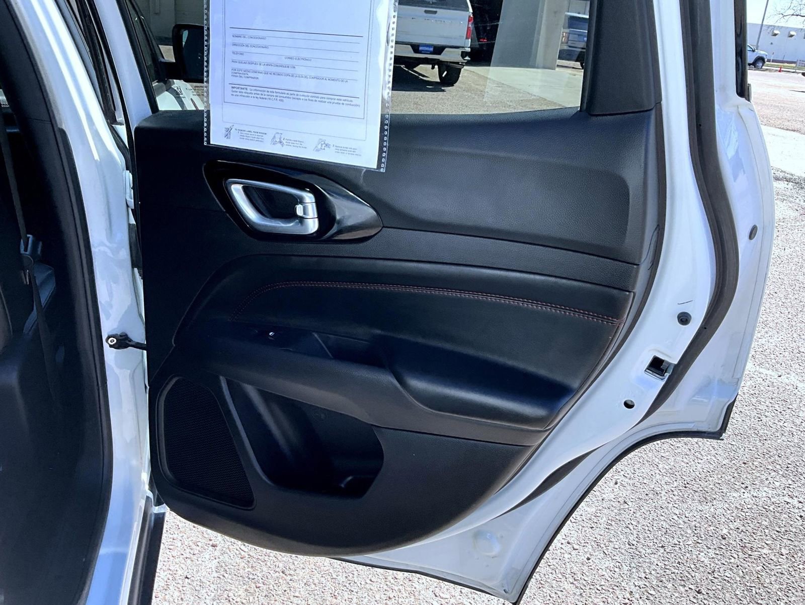 Used 2025 Jeep Compass Trailhawk AWD/4WD image 18