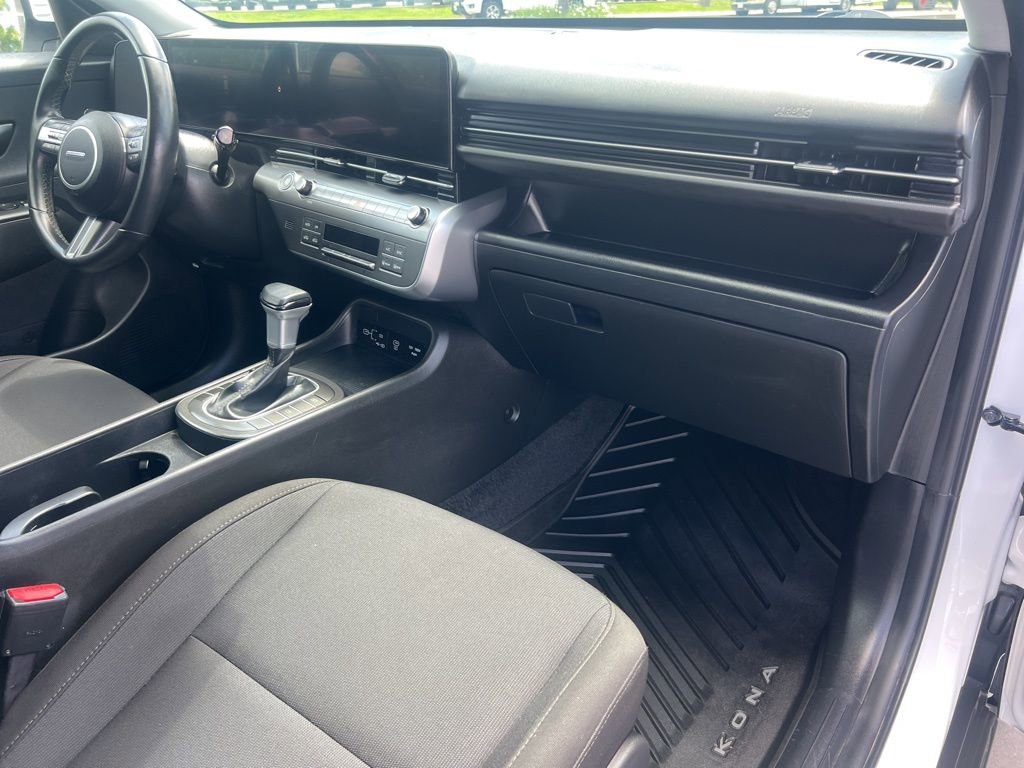 Used 2025 Hyundai Kona SEL AWD/4WD image 37