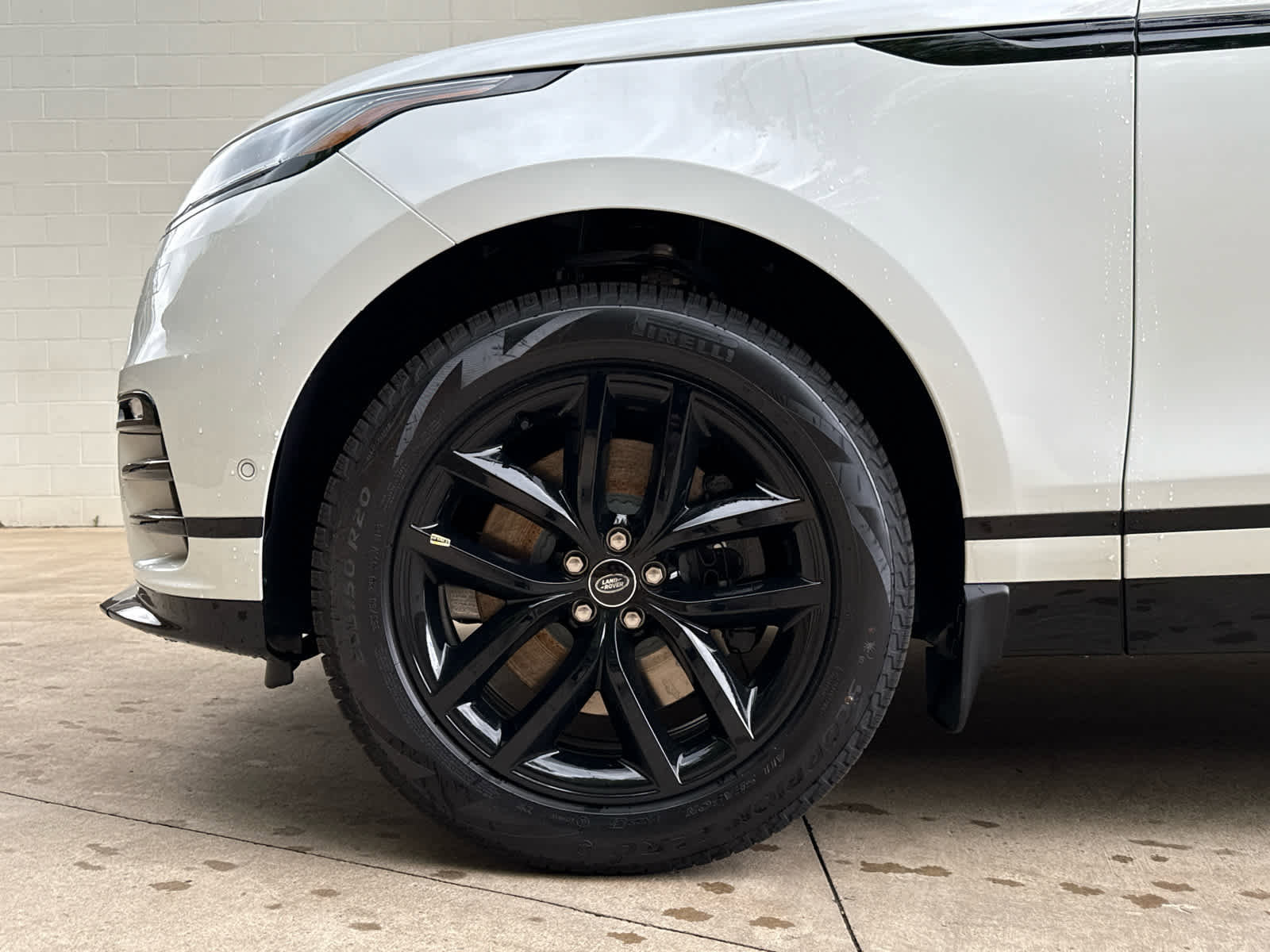 New 2026 Land Rover Range Rover Velar Dynamic SE image 6
